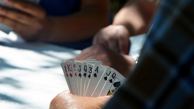 Aprenda a jogar os 5 jogos de cartas mais populares - Circuito de Notícias